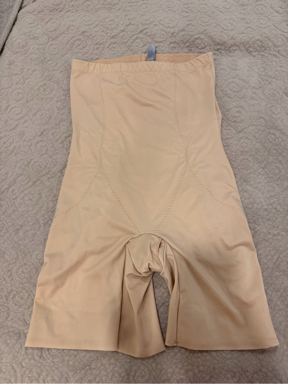 High-Waist Nude Shaping Shorts - Smooth Control Leggings